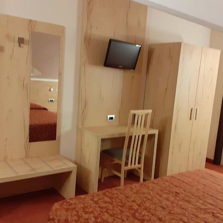 Hotel Des Alpes Castione della Presolana Ngoại thất bức ảnh