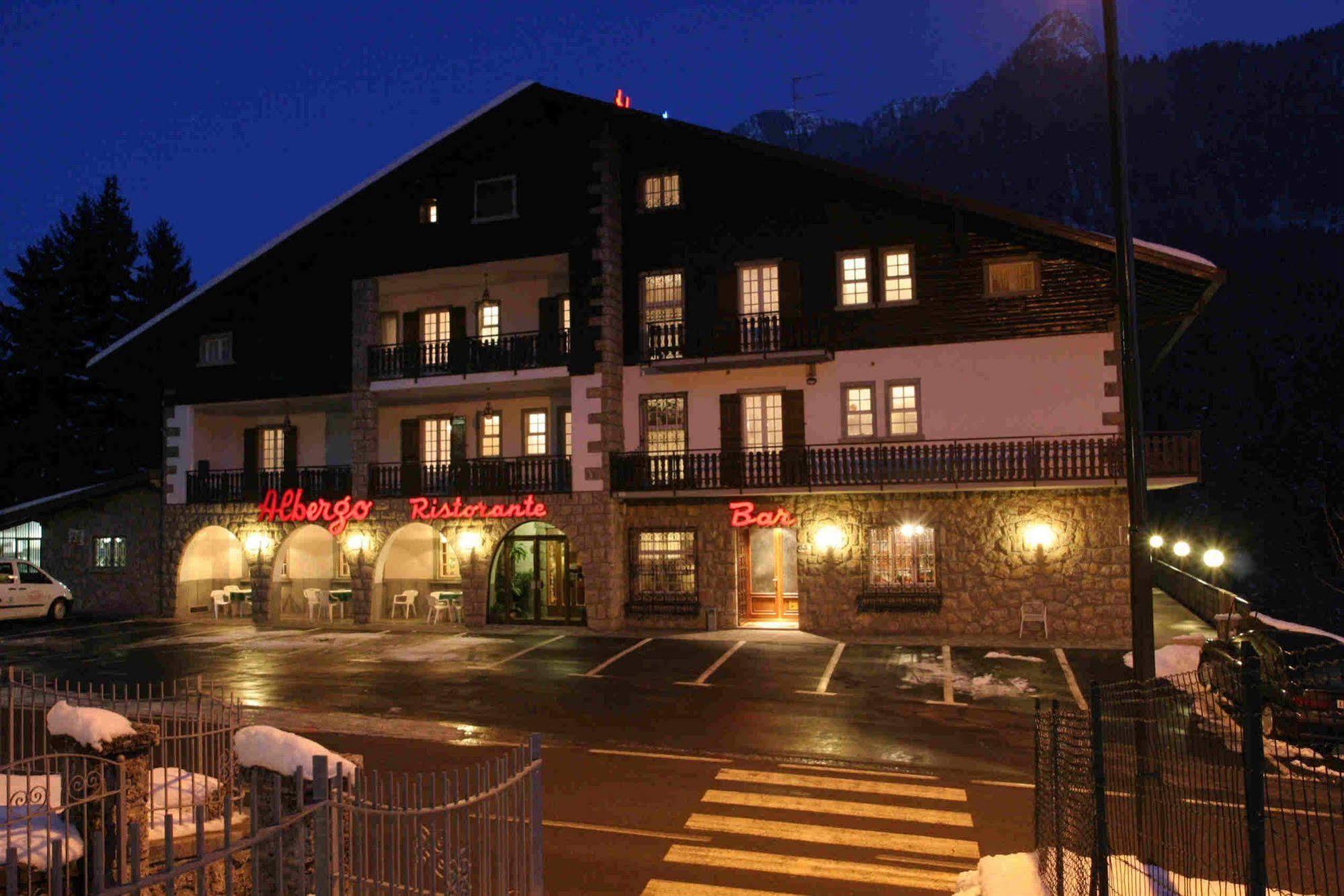 Hotel Des Alpes Castione della Presolana Ngoại thất bức ảnh