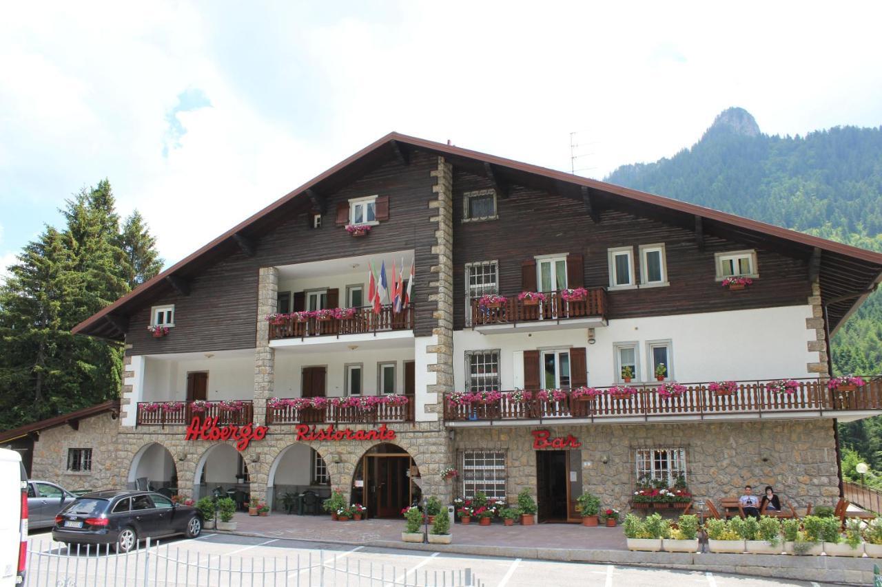 Hotel Des Alpes Castione della Presolana Ngoại thất bức ảnh